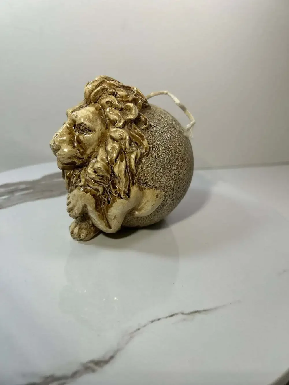 N/A vintage lion